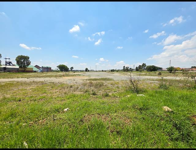 19,042M² VACANT LAND FOR SALE IN CITY DEEP
